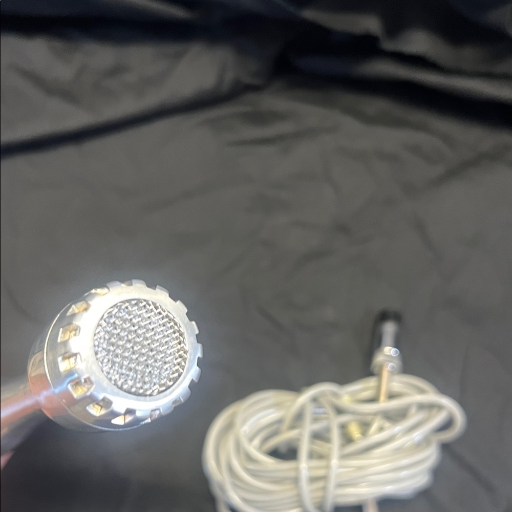 Calrad DM-12 Dynamic Microphone - Picture 4 of 5